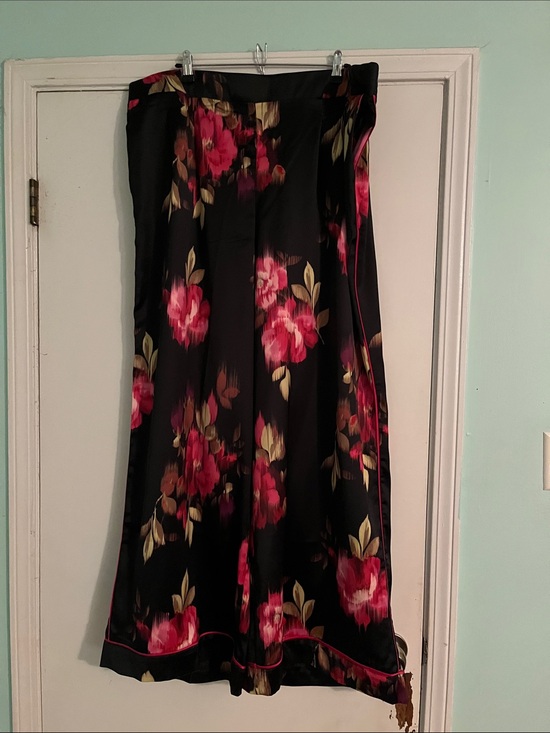 Torrid Curve Pants - Black Boot Cut Pants with Pink Floral Print